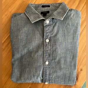 J.Crew Ludlow Dress Shirt in Chambray - size large.